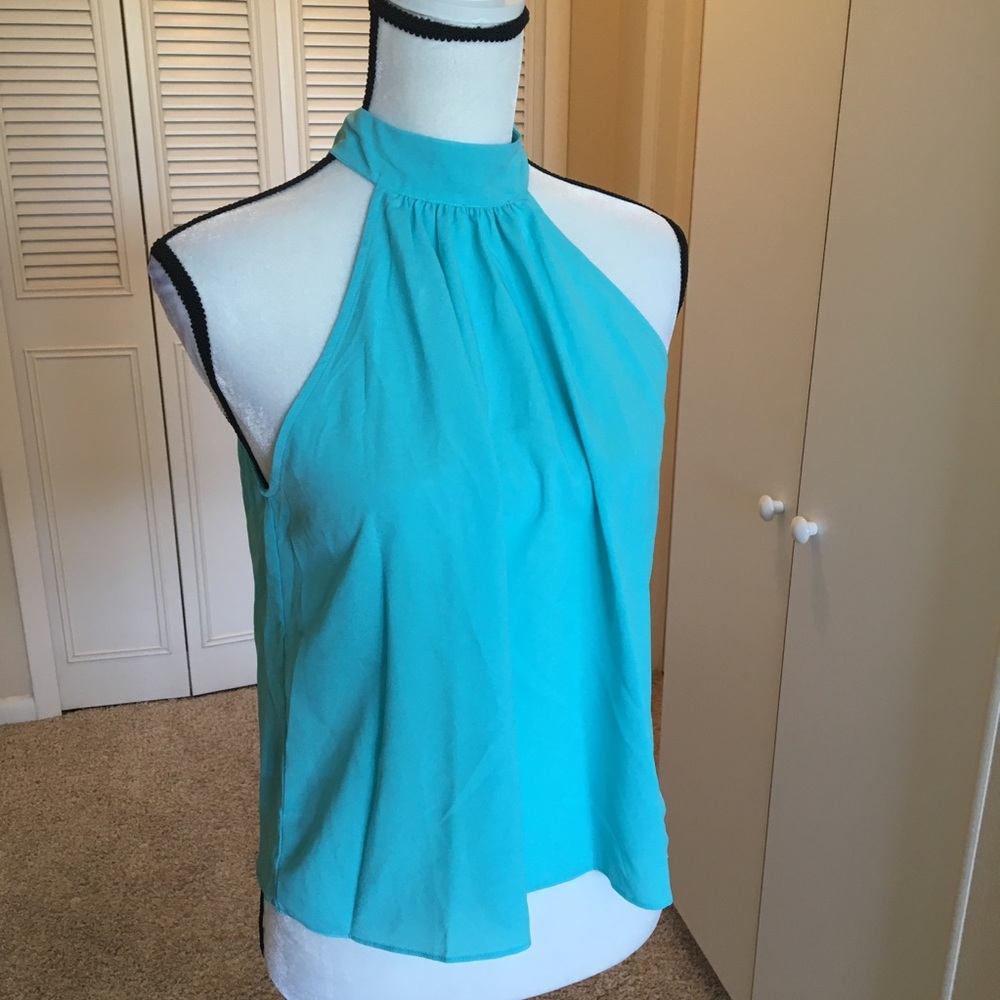 🎉 Cute Halter top from Bisou Bisou 🦋 - Picture 2 of 8